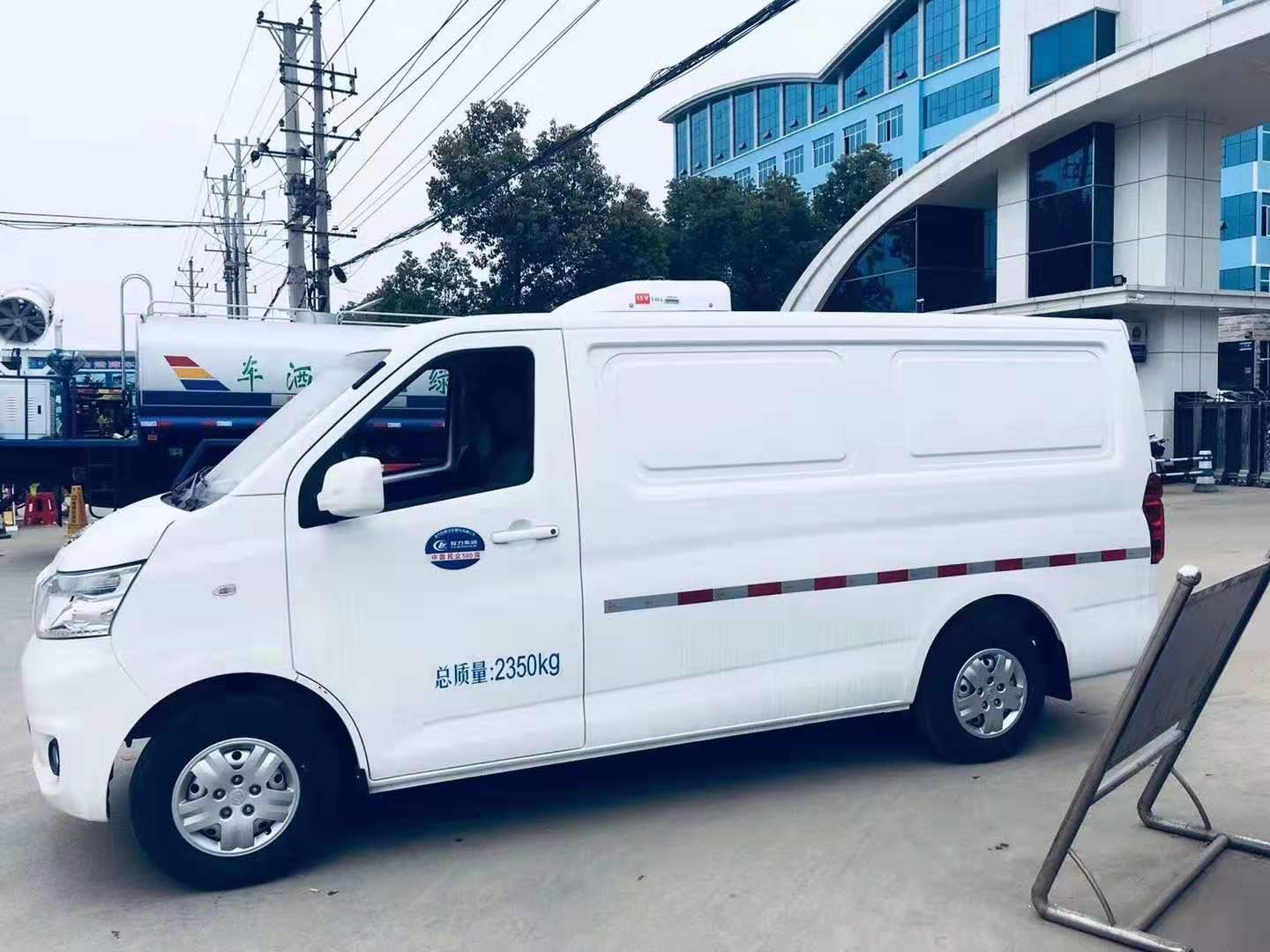 現(xiàn)市場唯一一款國六面包冷藏車，長安睿行國六冷藏車圖片展示