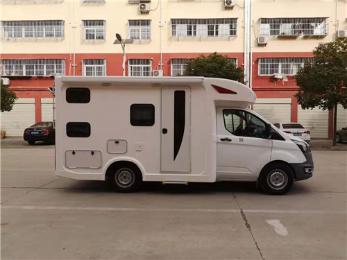 福特全順汽油版自動擋C型房車