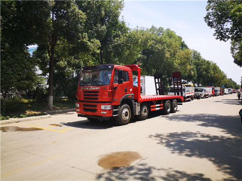 國五解放悍威前四后八平板運(yùn)輸車 (1).jpg