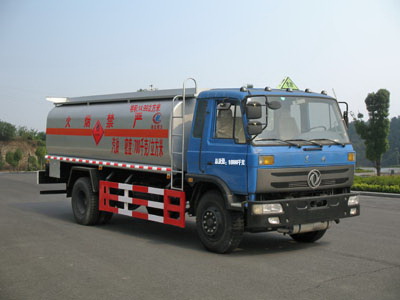 東風(fēng)153運(yùn)油車(chē) 18立方油罐車(chē)