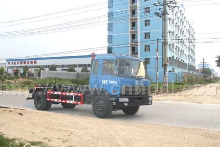 國(guó)4東風(fēng)153拉臂式垃圾車