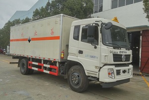 國五東風(fēng)腐蝕性物品廂式運輸車