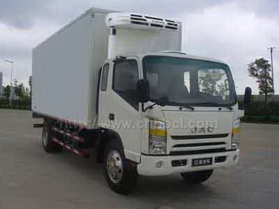 廂長(zhǎng)6.2米JAC冷藏車(chē)